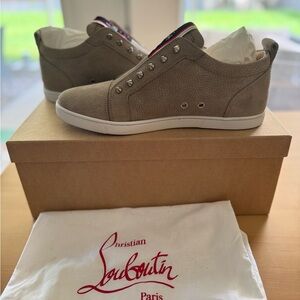 F.A.V. Fique A Vontade SUEDE SPIKE RED SOLE SLIP-ON SNEAKERS IN SAHARIENNE (TAN)